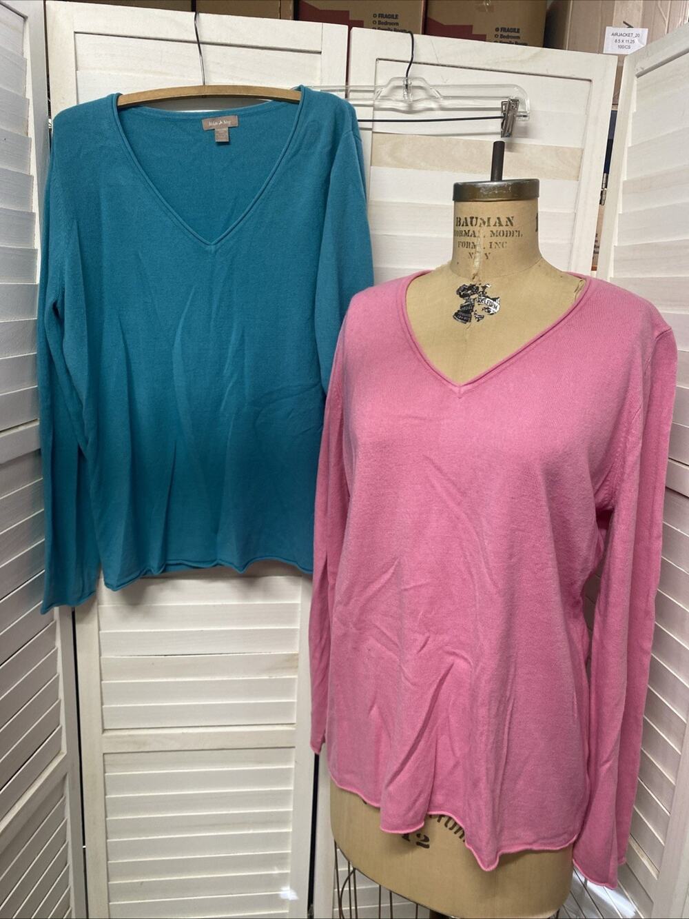 Pair (2) Women’s Plus Size XXL (20) White Stag V Neck Acrylic Sweater Pink Teal